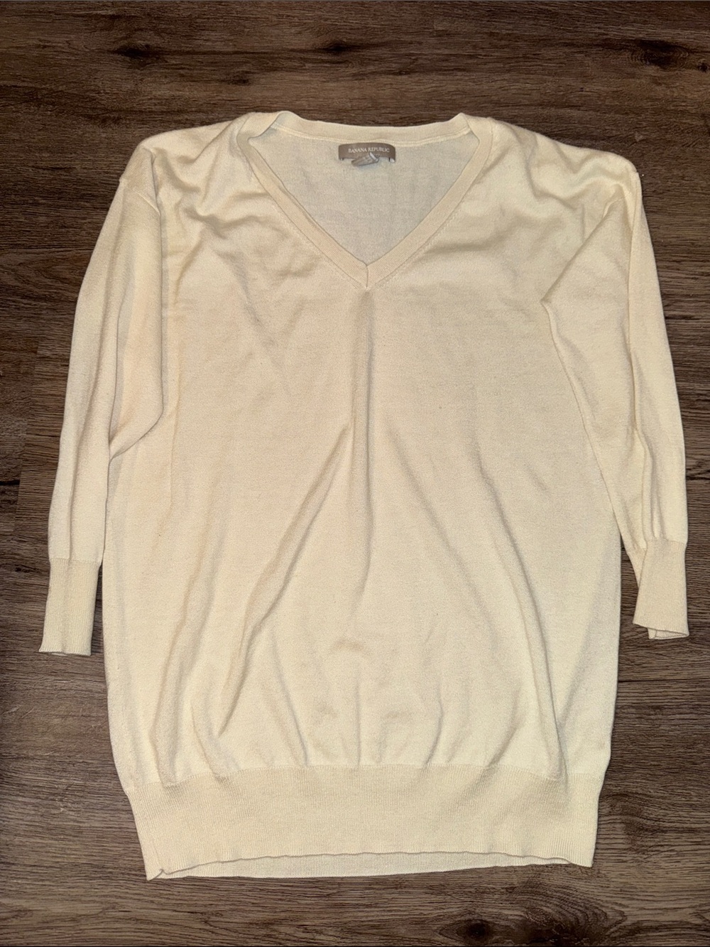 Banana Republic Cream V-Neck Lightweight Women's Sweater